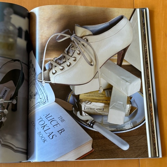 Blahnik by Boman Chronicle Books Coffee Table Shoe Book Art - Picture 10 of 12